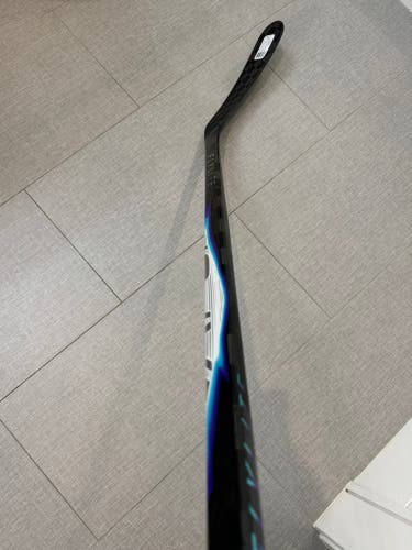 Senior Bauer Vapor FlyLite Right Handed Hockey Stick P92 70 Flex (New)