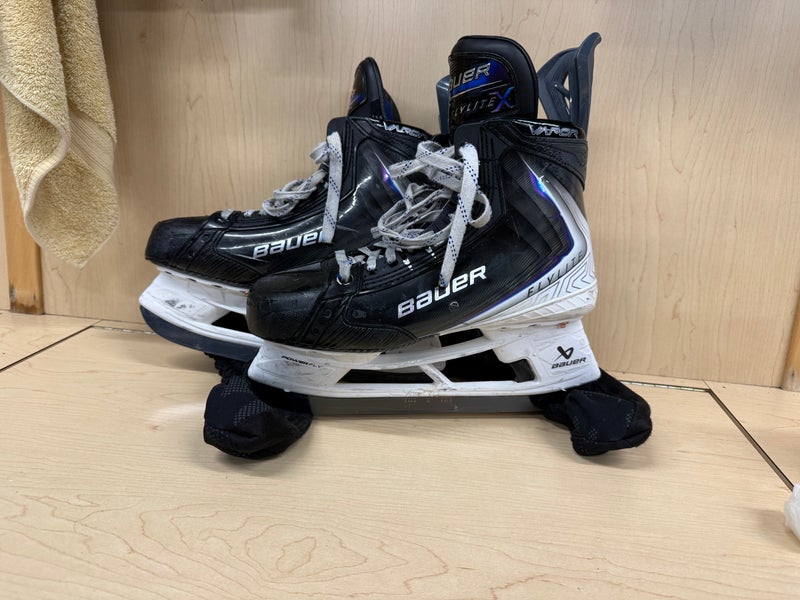 2025 Bauer Vapor Flylite Hockey Skates Pro Stock 8.5 (Used)
