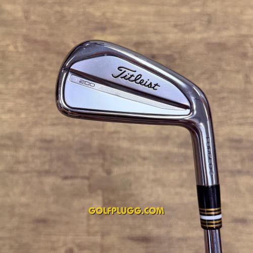 4 Iron- Titleist T200 2023 / Dynamic Gold, Stiff (1575)