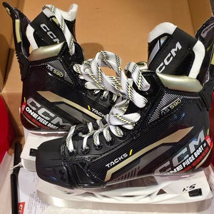 CCM AS-590 Hockey Skates Int. Size 6 (New)