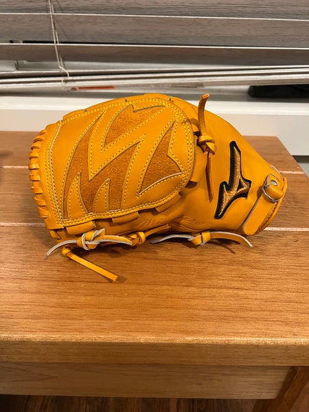 Pitcher's LHT Mizuno Pro Baseball Glove 12.5" (Used)