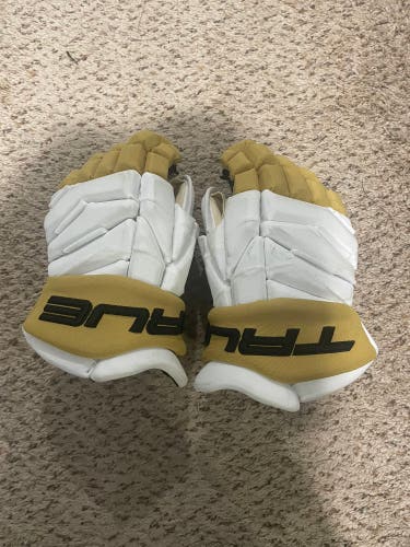 True Catalyst Pro Gloves 14" Pro Stock (Used)