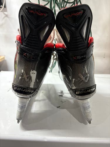 2021 Bauer Vapor 3X Pro Hockey Skates Regular Width 9 (Used)