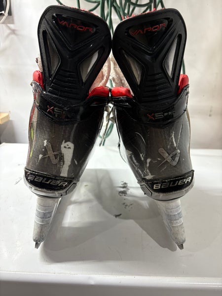 2021 Bauer Vapor 3X Pro Hockey Skates Regular Width 9 (Used)