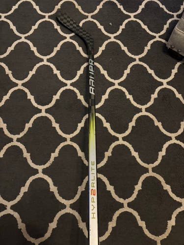 Senior Bauer Vapor Hyperlite 2 Left Hand Hockey Stick P28 70 Flex (Used)