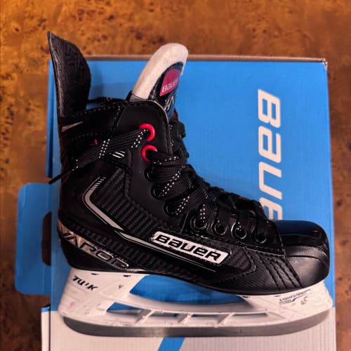Bauer Vapor X3.5 Hockey Skates Regular Width Size 2 (Used)