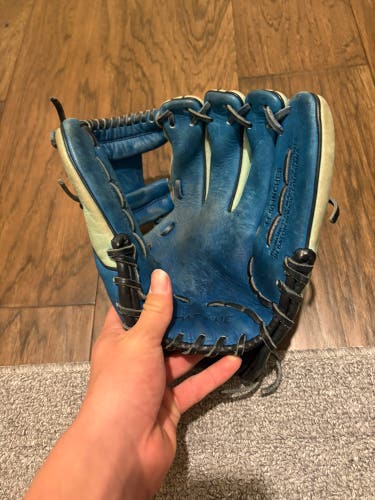 Marucci Ascension RH Infield Baseball Glove 11.5" (Used)