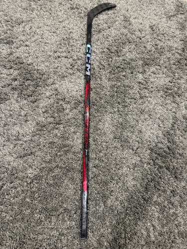 CCM JetSpeed FT7 Pro Left Hand P28 70 Flex (Used - Great Condition)