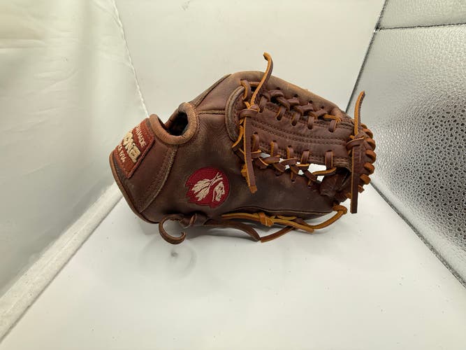 Infield RH Nokona Baseball Glove 11.5" (Used)
