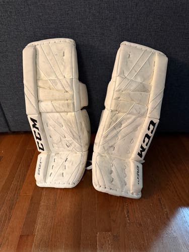 26+1” CCM Eflex 5.5 Goalie Leg Pads (Used)
