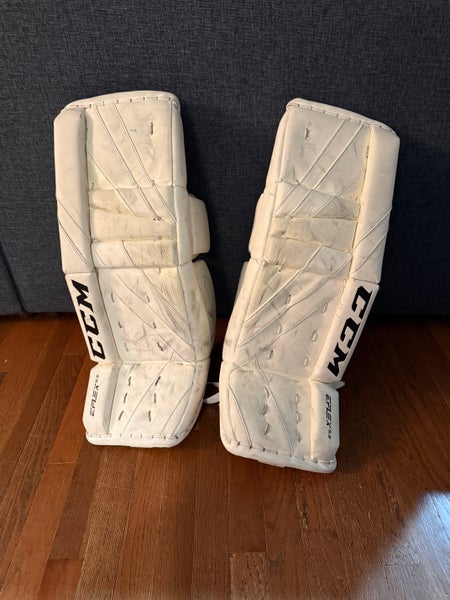 26+1” CCM Eflex 5.5 Goalie Leg Pads (Used)