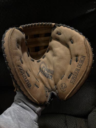 Mizuno Power Close Catcher's Baseball / Softball Glove 32.5" (Used) - RH throw