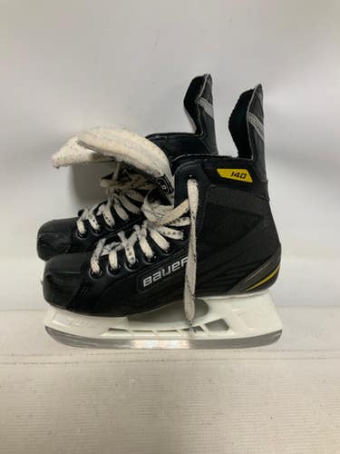 Used Bauer SUPREME 140 Intermediate Hockey Skate Intermediate 6.0 11823-S000036255