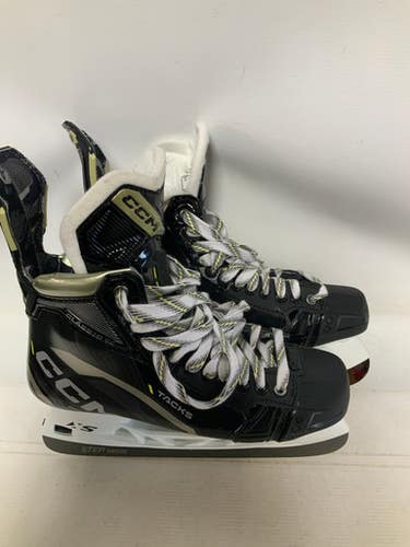 Used CCM TACKS CLASSIC SE Senior Hockey Skate Senior 11 11823-S000036246