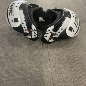 Used Bike RATTLER FB Shoulder Pads White SM 11614-S000226553