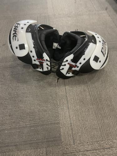 Used Bike RATTLER FB Shoulder Pads White SM 11614-S000226553