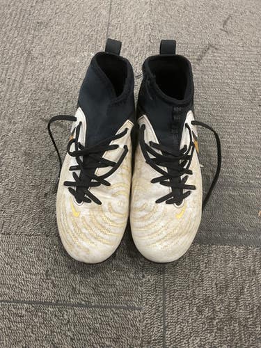 Used Nike PHANTOM LUNA Soccer Cleats White Junior 02 11614-S000226534