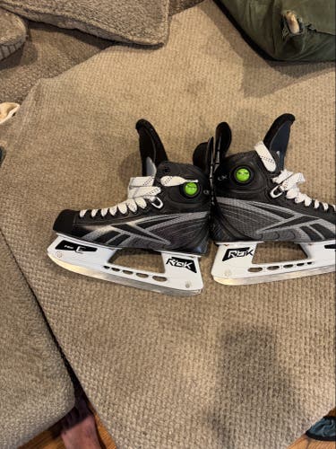 2009 Reebok 9K Pump Hockey Skates Regular Width Pro Stock 8.5 (New)