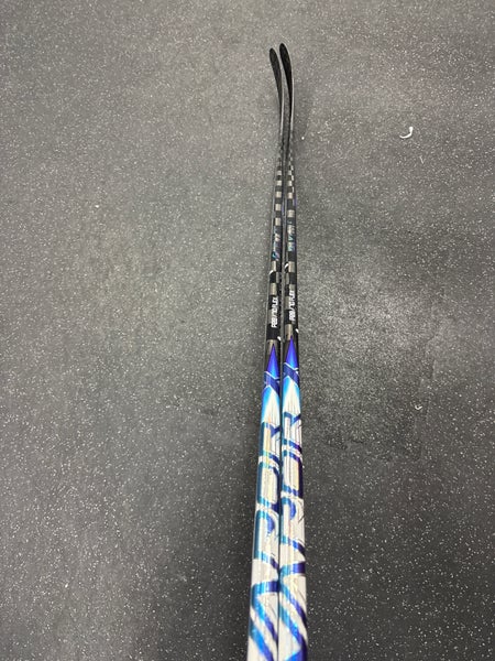 Senior Bauer Vapor FlyLite Right Handed Hockey Stick P28 70 Flex (New)