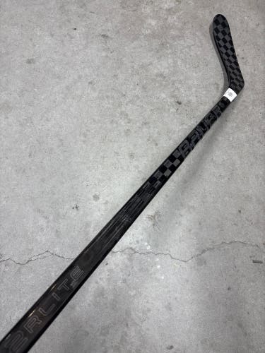P28 77 Flex Senior Bauer Hyp2lite Left Hand Hockey Stick Pro Stock (Used)