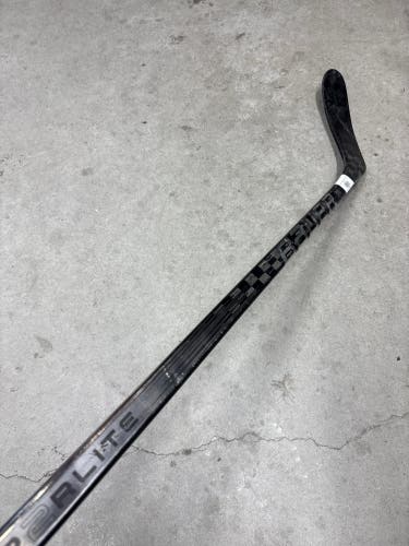 P28 77 Flex Senior Bauer Hyp2lite Left Hand Hockey Stick Pro Stock (Used)