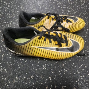 Used Nike MERCURIAL Soccer Cleats Black And Gold Junior 01 11849-S000034216