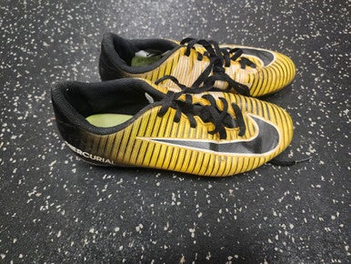 Used Nike MERCURIAL Soccer Cleats Black And Gold Junior 01 11849-S000034216