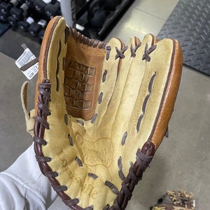 Used Louisville Slugger SLUGGER SERIES BB/SB Glove RH Throw Brown 11 1/2" 11605-S000210808