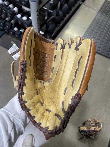 Used Louisville Slugger SLUGGER SERIES BB/SB Glove RH Throw Brown 11 1/2" 11605-S000210808