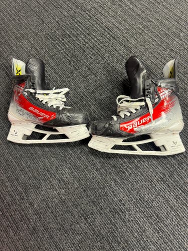 2023 Bauer Vapor Hyperlite 2 Hockey Skates 10.5 (Used)