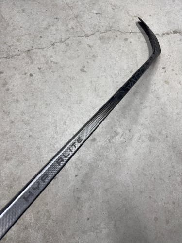 87 Flex P92 Senior Bauer Vapor Hyperlite 2 Right Hand Hockey Stick Pro Stock (Restored)