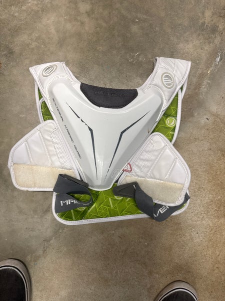 Medium/Large Adult Maverik MAX EKG Shoulder Pads (Used)