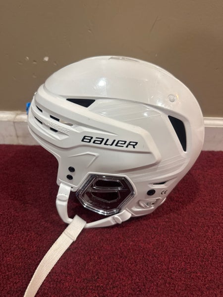 Medium Bauer Re-Akt 85 Helmet Item#TDW85