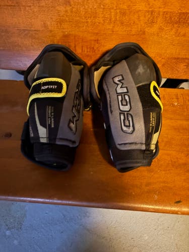 Senior Extra Large CCM Tacks AS-V Elbow Pads (Used)