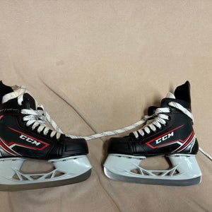 CCM JetSpeed FT340 Hockey Skates Size 2 (Used)