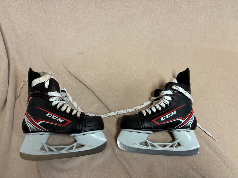 CCM JetSpeed FT340 Hockey Skates Size 2 (Used)