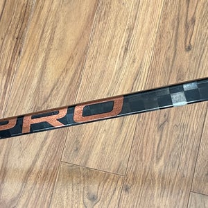 Senior Used Right Handed PRO Red Line (375 G) Hockey Stick - PRO29 Curve (ST: Laine Pro)