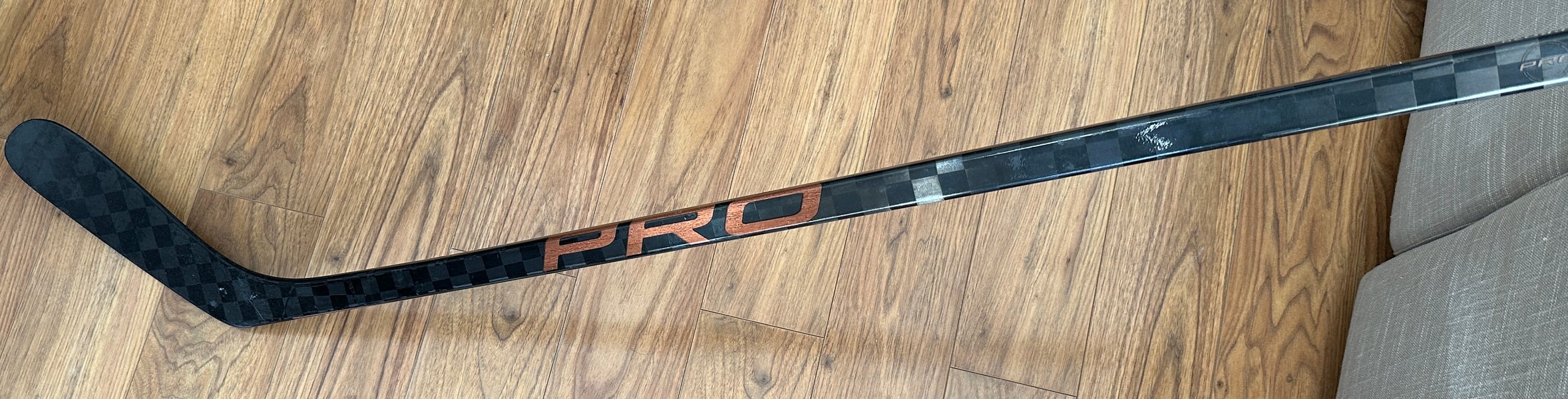 Senior Used Right Handed PRO Red Line (375 G) Hockey Stick - PRO29 Curve (ST: Laine Pro)