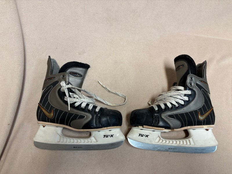 Nike Air Ignite 7 Hockey Skates Size 3 (Used)