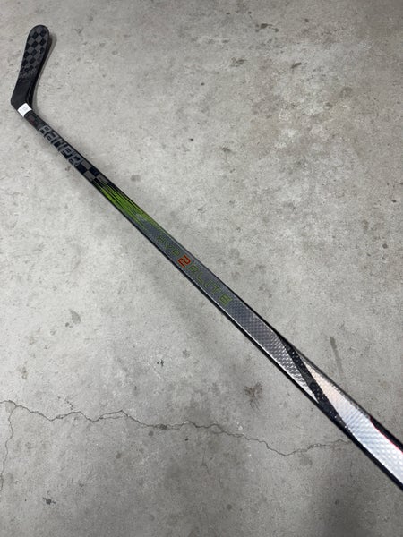 87 Flex Custom P92 Senior Bauer Vapor Hyperlite 2 Right Hand Hockey Stick Pro Stock (Used)
