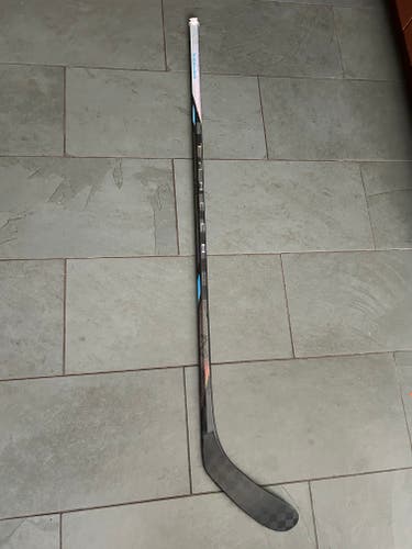 S24 Bauer Nexus Tracer Hockey Stick JR 50 Flex P28 (Used)