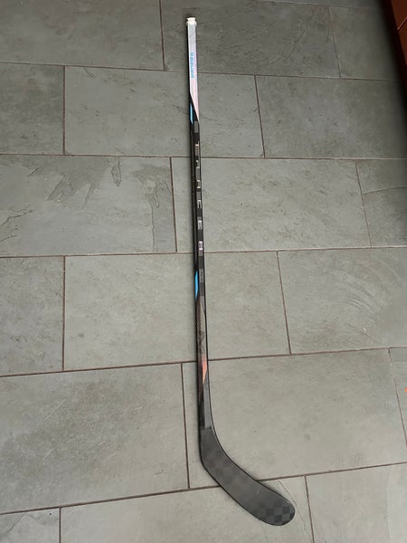 S24 Bauer Nexus Tracer Hockey Stick JR 50 Flex P28 (Used)