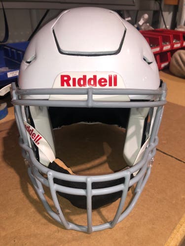 USED RIDDELL FLEX ADULT HELMET - MEDIUM - METALLIC WHIITE