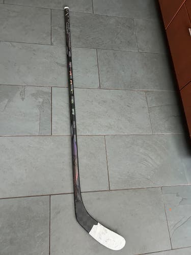 Bauer Nexus Tracer Right Handed Hockey Stick P28  (Used)