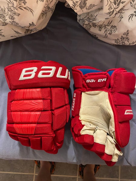 Pro Stock Detroit Red Wings  Bauer pro series pro stock gloves Patrick Kane