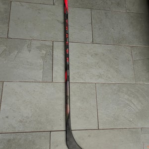 Bauer Red Nexus Tracer 40 Flex P28 Curve Right Hand stick