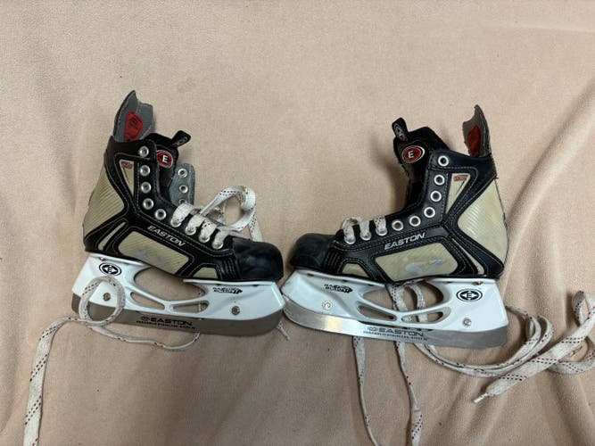 Easton Stealth S7 Hockey Skates Size 2 (Used)
