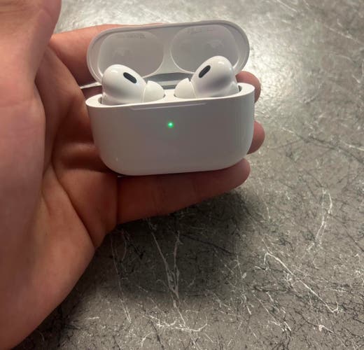 AirPod pro 2 with MagSafe charging case