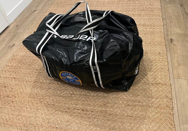 Buffalo Sabres (OJHL) includes hockey bag, gloves, helmet, and pants