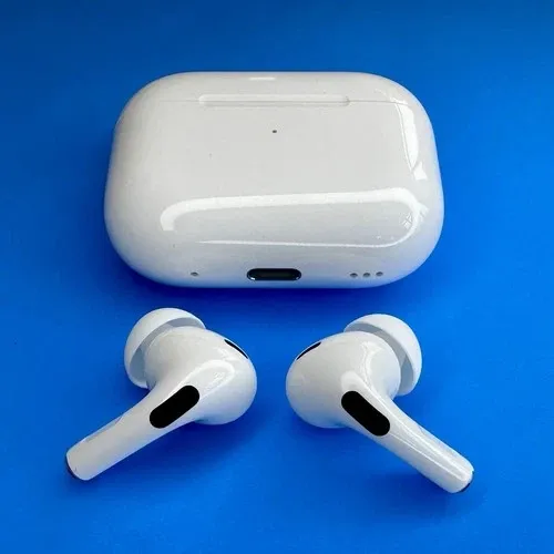 AirPod pro 2 with MagSafe charging case